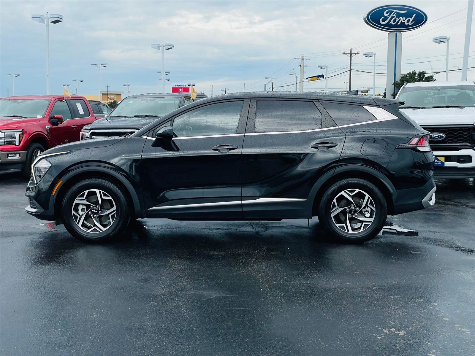 Used 2023 Kia Sportage LX FWD image 5