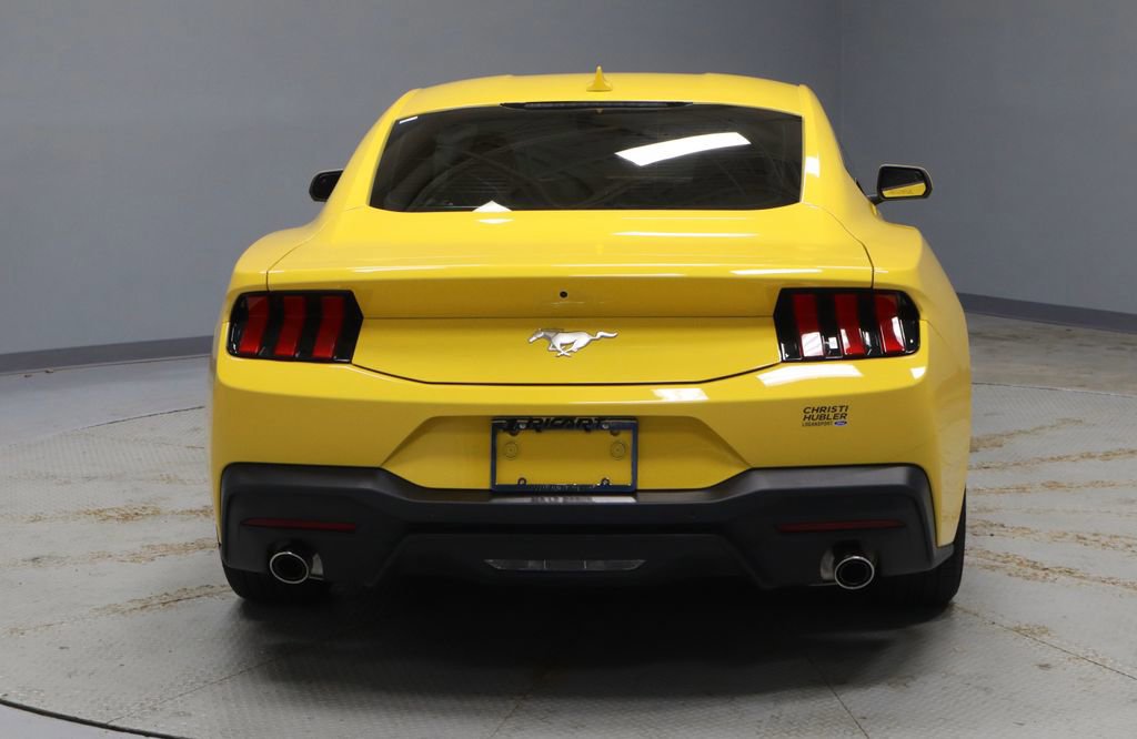 Certified 2024 Ford Mustang Coupe RWD image 4