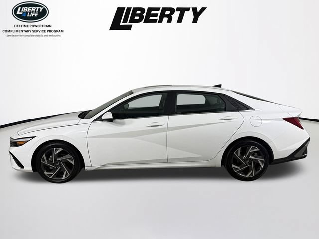 Used 2025 Hyundai Elantra Limited FWD image 7