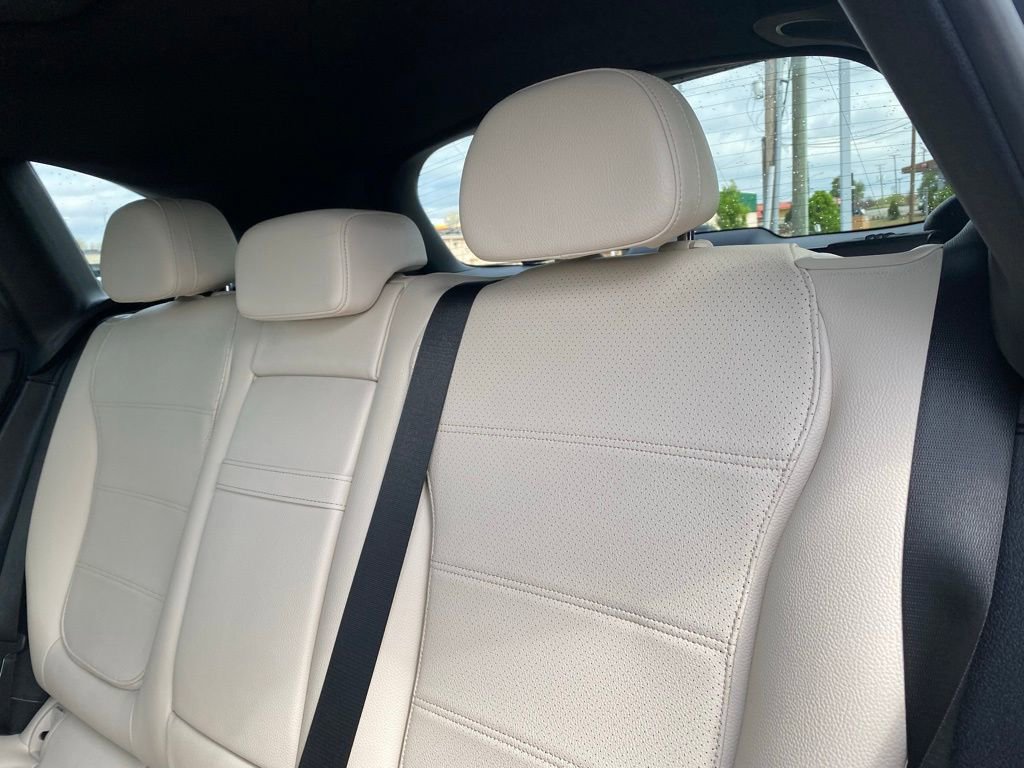 Used 2024 Mercedes-Benz GLC 300 image 28