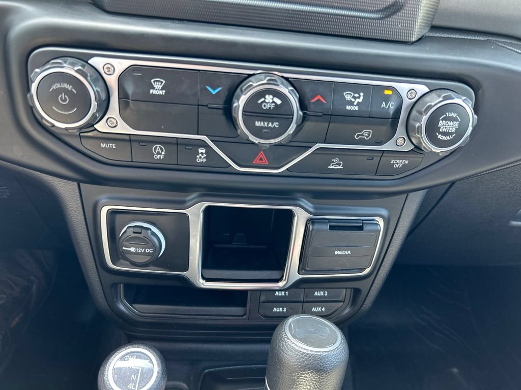 Used 2023 Jeep Wrangler Sport AWD/4WD image 16
