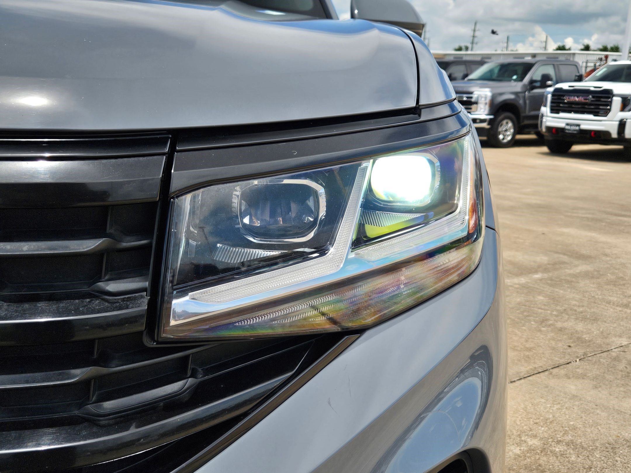 Used 2022 Volkswagen Atlas Cross Sport SE FWD image 12