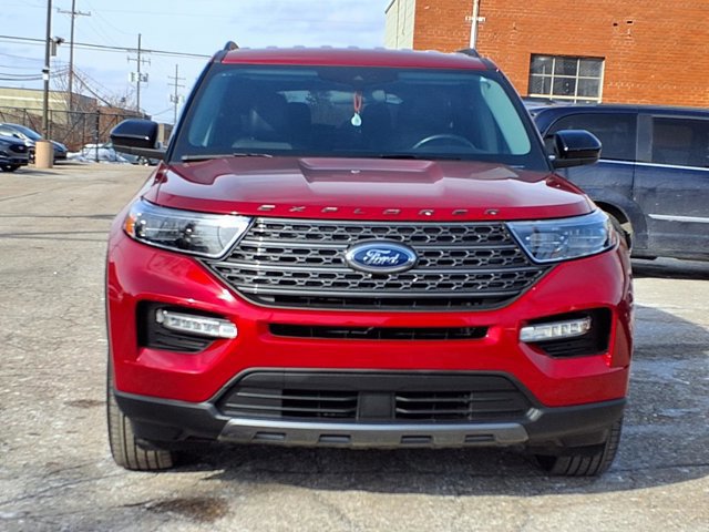 Certified 2023 Ford Explorer XLT w/ Equipment Group 202A image 4