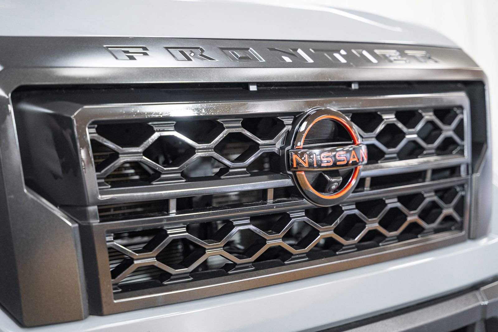 Used 2022 Nissan Frontier PRO-4X image 14