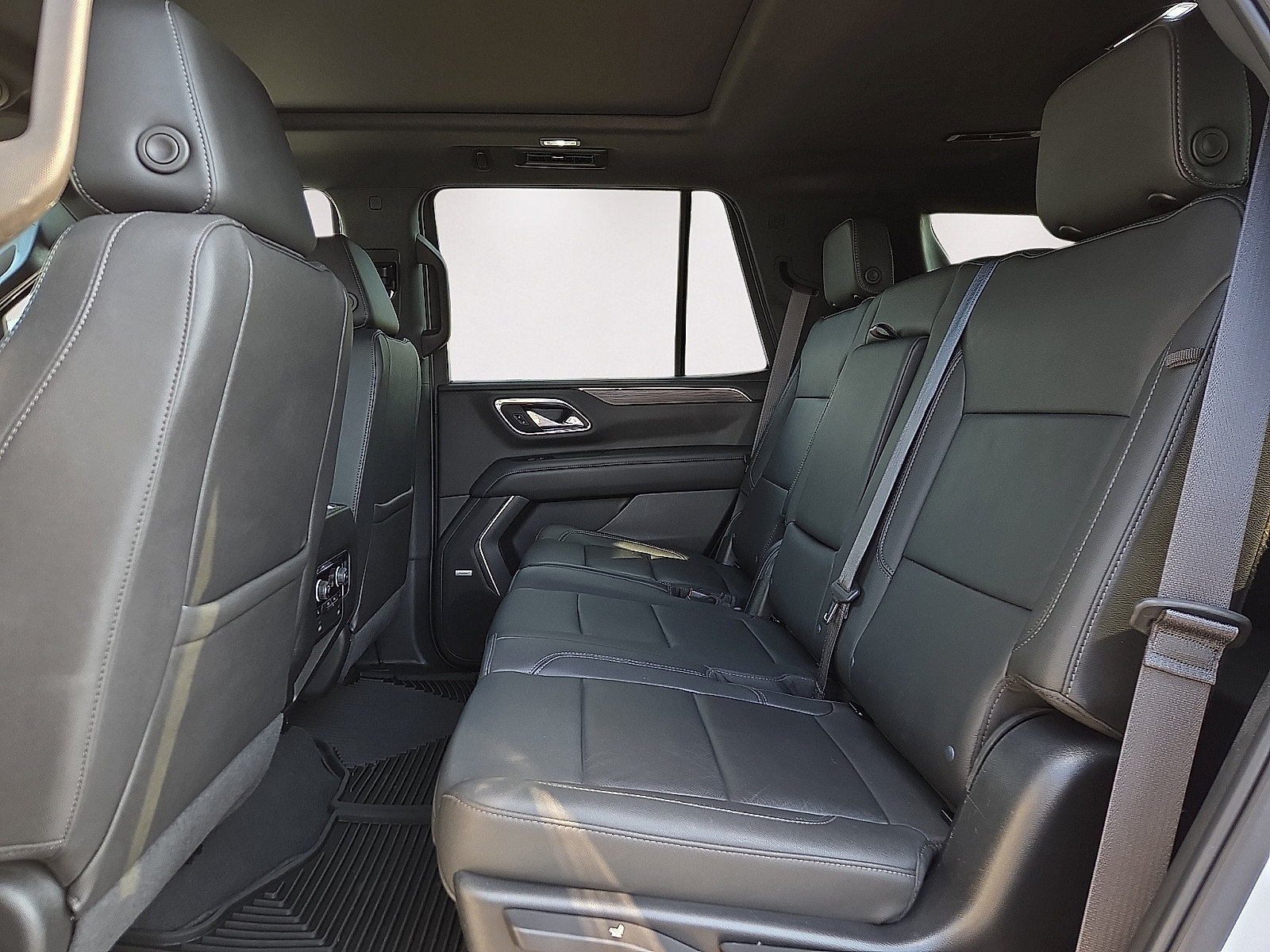 Used 2022 Chevrolet Tahoe LT w/ LT Signature Plus Package AWD/4WD image 11