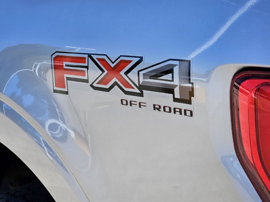 Certified 2021 Ford F150 Lariat w/ FX4 Off-Road Package AWD/4WD image 10