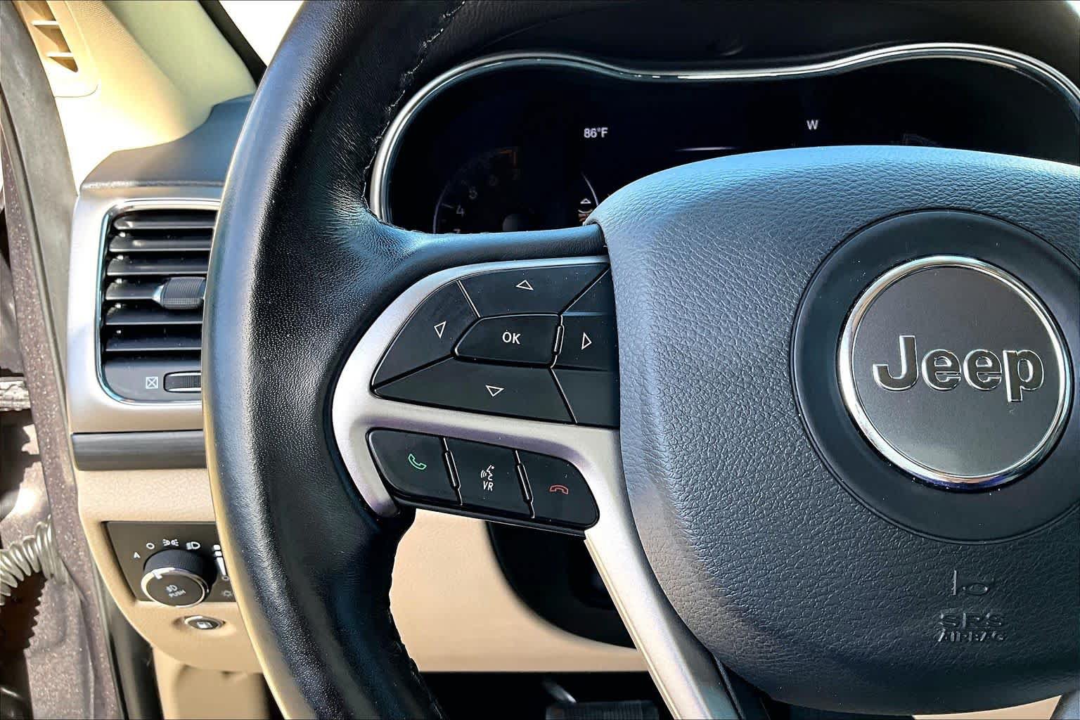Used 2020 Jeep Grand Cherokee Laredo RWD image 24