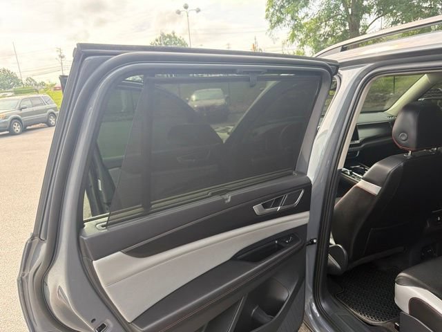 Used 2024 Volkswagen Atlas Peak Edition SE AWD/4WD image 25