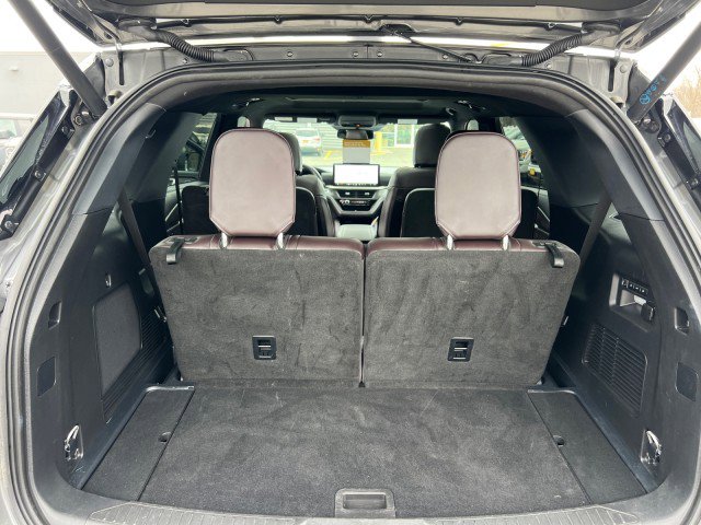 Certified 2025 Ford Explorer Platinum w/ LUX Leather Package image 28