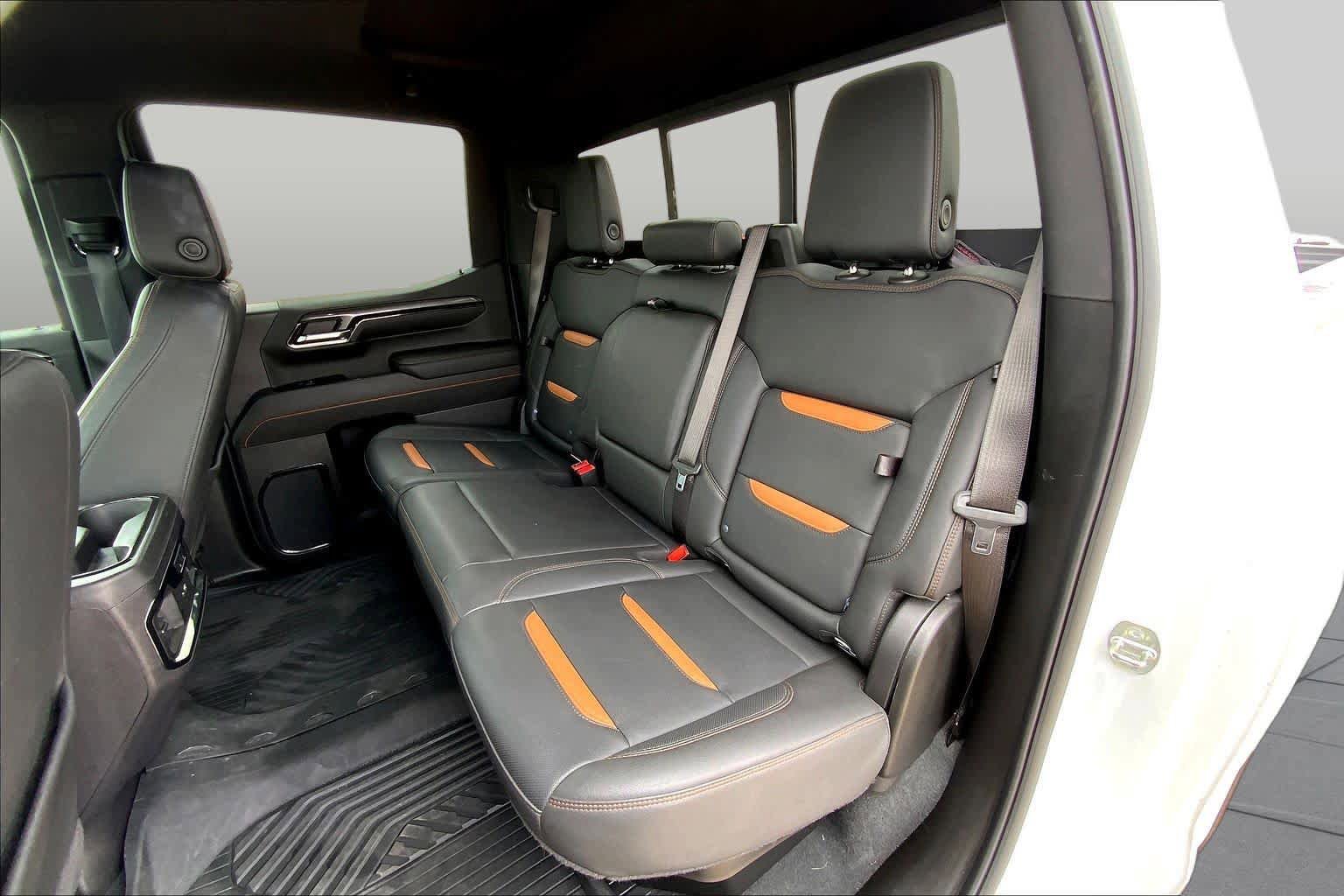 Used 2024 GMC Sierra 1500 AT4 w/ Technology Package AWD/4WD image 21