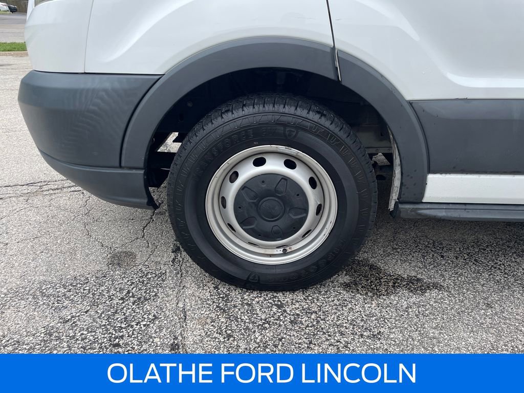 Certified 2017 Ford Transit 250 130 Low Roof RWD image 22
