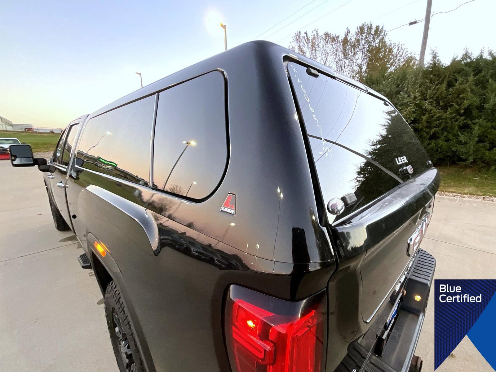 Used 2023 GMC Sierra 2500 Denali w/ Denali Black Diamond Edition AWD/4WD image 25