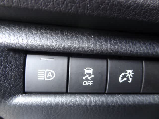 Used 2025 Toyota Camry SE w/ Convenience Package FWD image 16