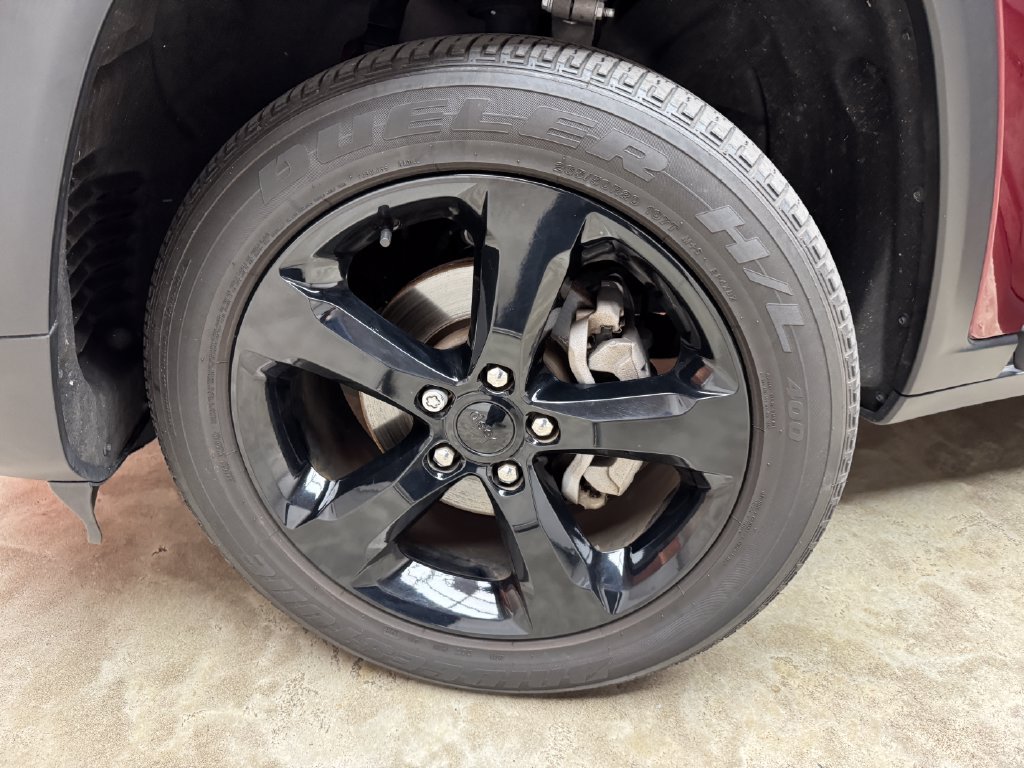Used 2023 Jeep Grand Cherokee Altitude AWD/4WD image 30