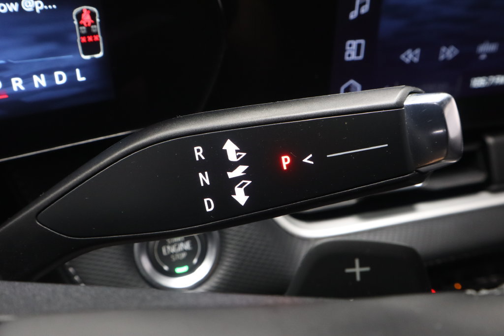 Used 2025 Chevrolet Equinox LT FWD image 29