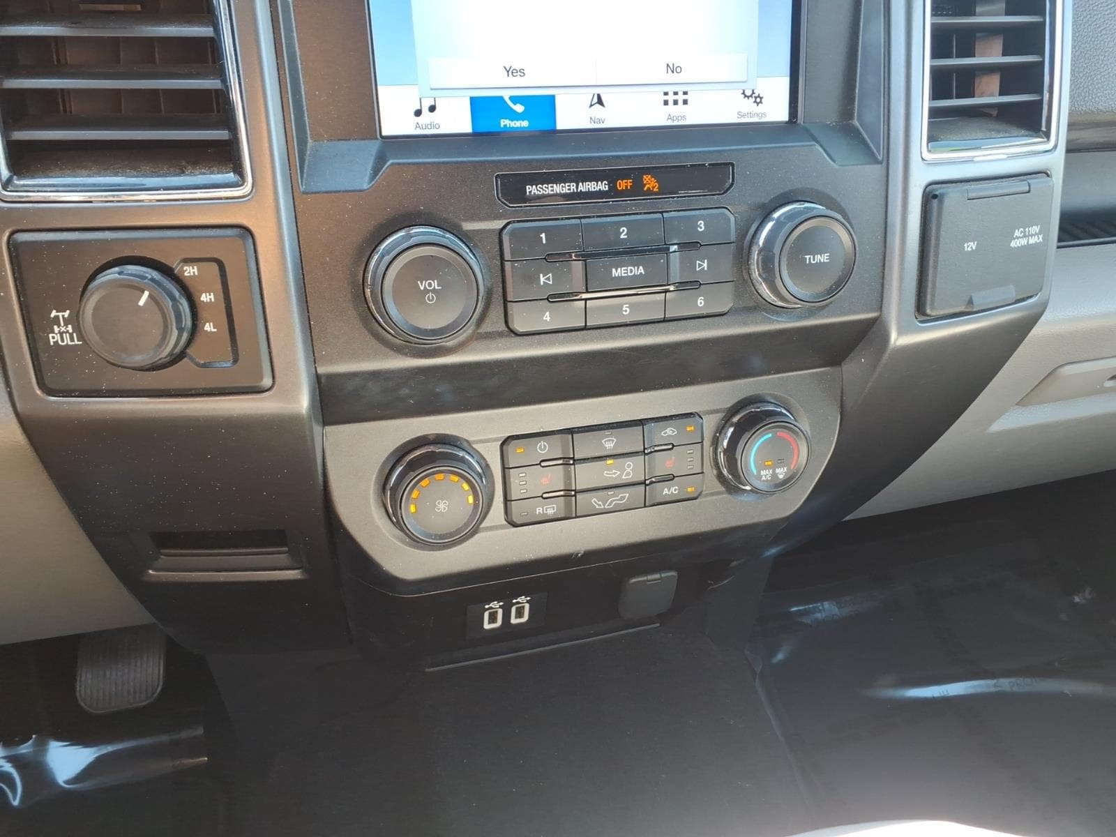 Certified 2019 Ford F150 XLT w/ Equipment Group 302A Luxury AWD/4WD image 16