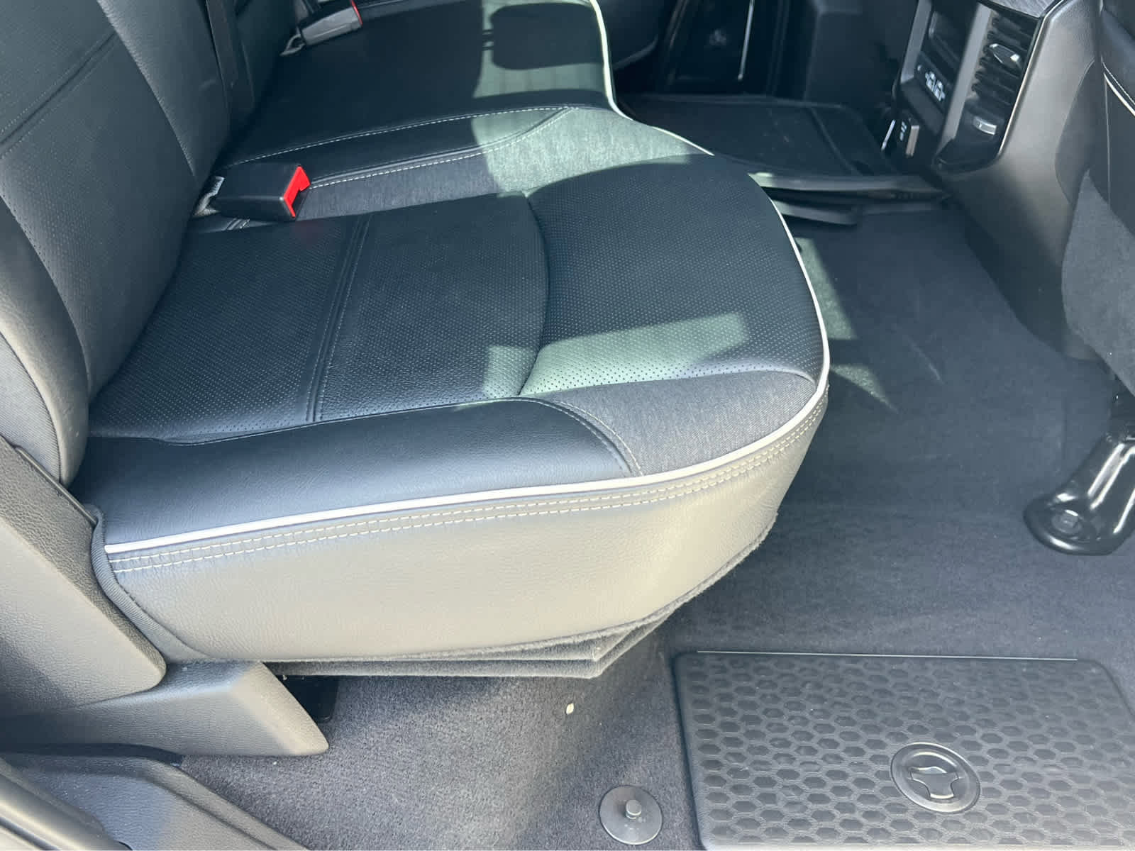 Used 2025 RAM 3500 Limited image 22