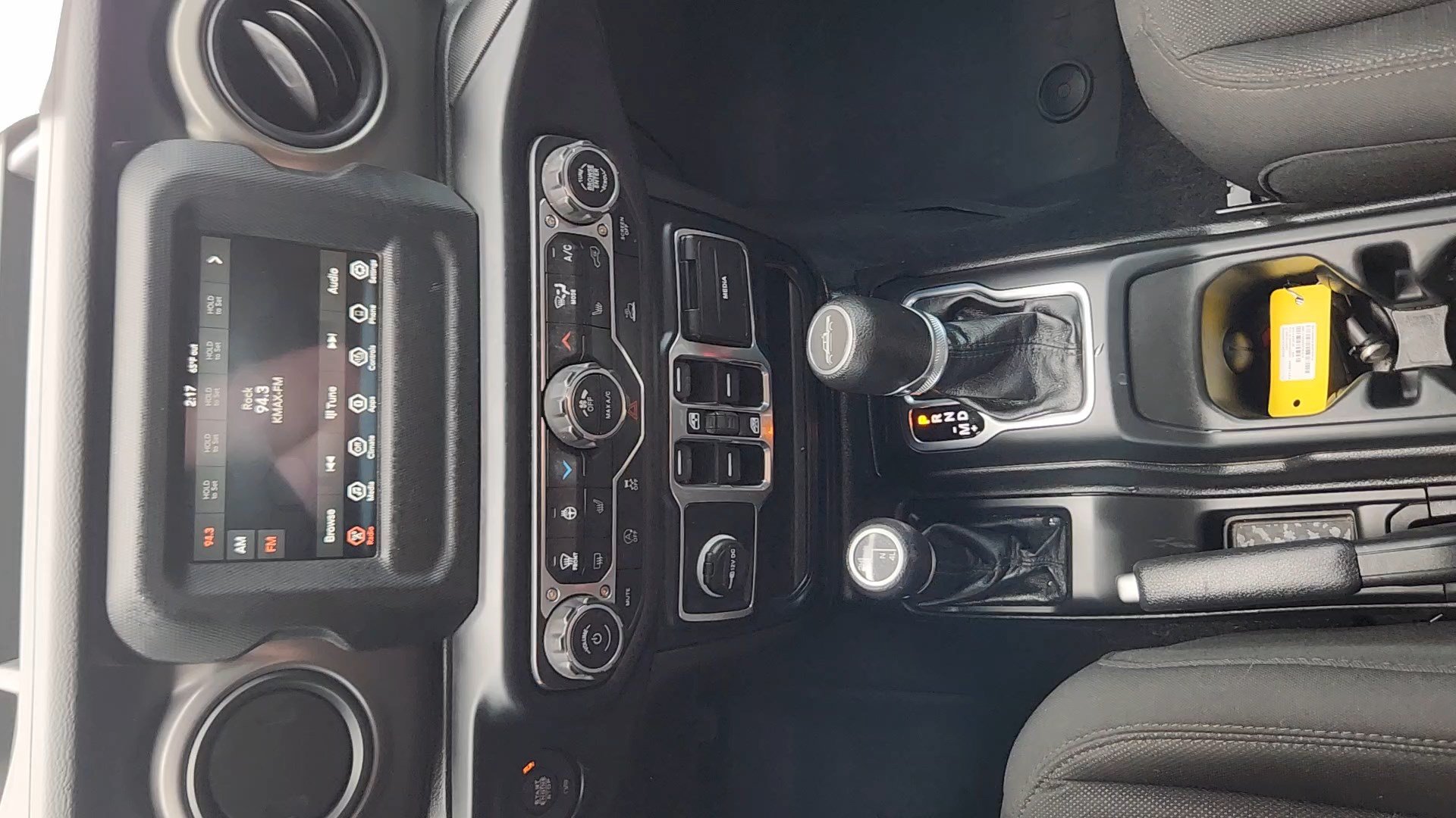 Used 2023 Jeep Gladiator Sport AWD/4WD image 15