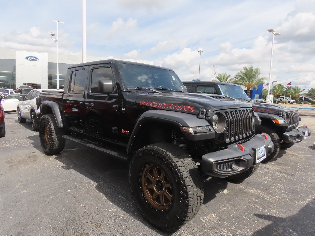 Used 2022 Jeep Gladiator Mojave w/ Cold Weather Group AWD/4WD image 7