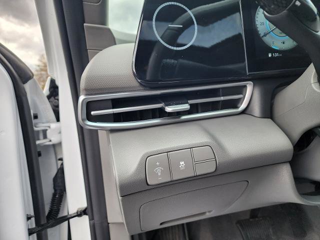 Used 2025 Hyundai Elantra SEL FWD image 19