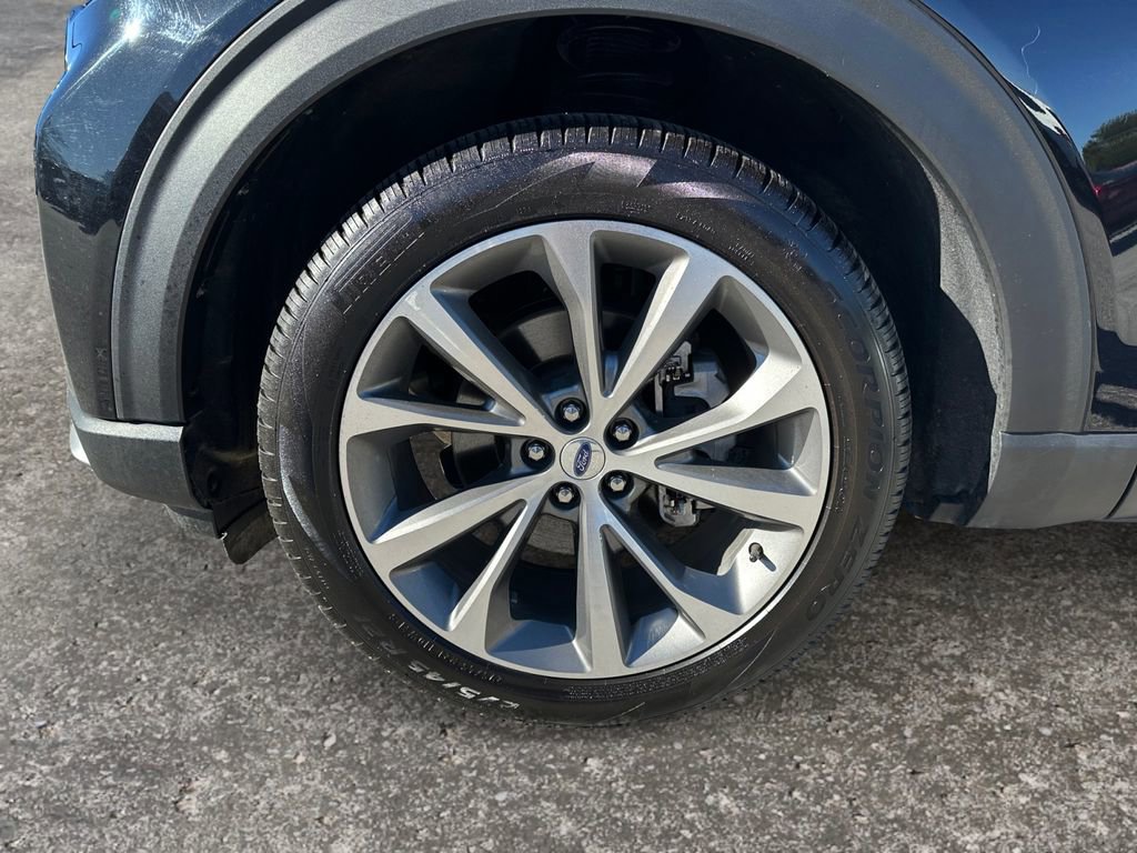 Certified 2025 Ford Explorer Platinum w/ Ultimate Package image 8