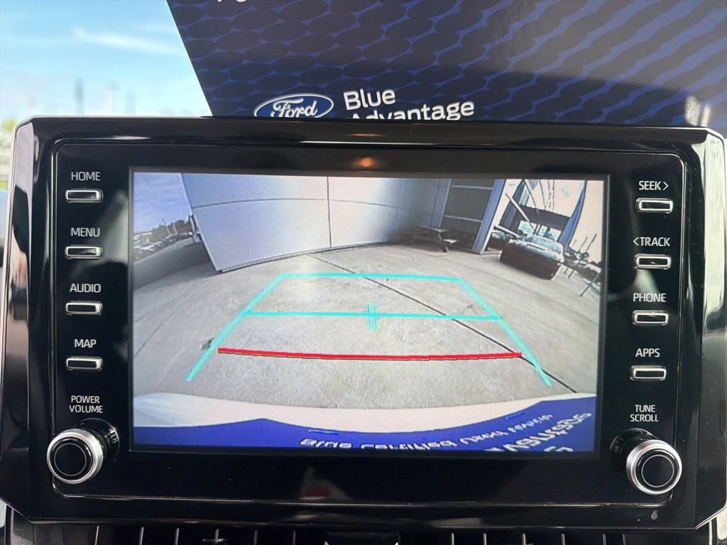 Used 2020 Toyota Corolla LE image 18