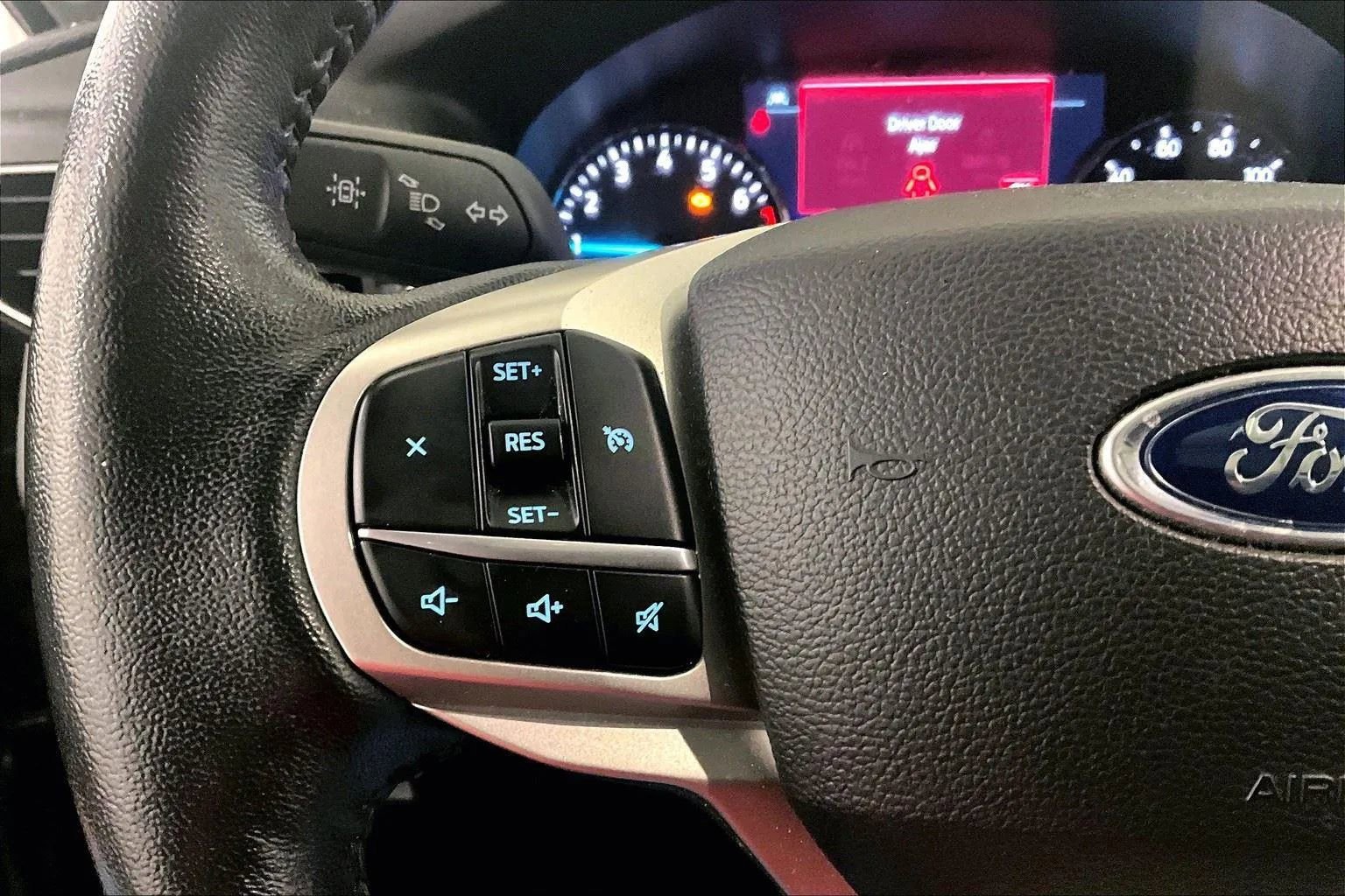 Certified 2022 Ford Explorer XLT w/ Equipment Group 202A image 17