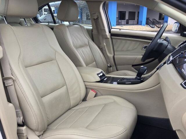 Certified 2019 Ford Taurus Limited FWD image 16