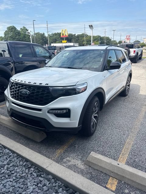 Certified 2022 Ford Explorer ST-Line w/ Class IV Trailer Tow Package