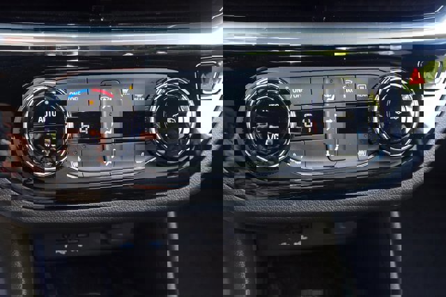 Used 2025 Buick Envista Sport Touring w/ Convenience I Package FWD image 26