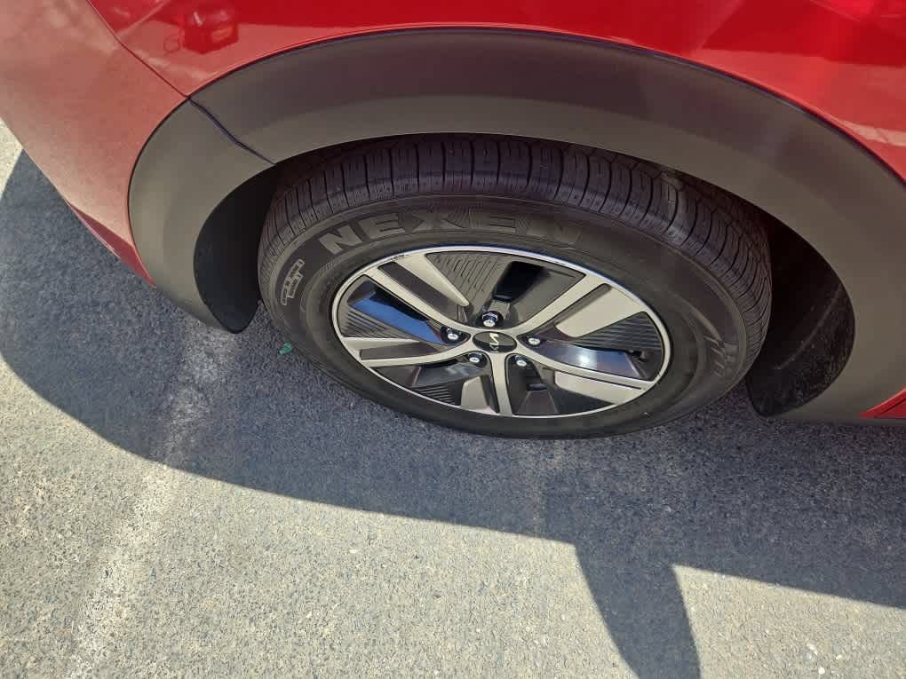 Used 2022 Kia Niro LXS FWD image 3