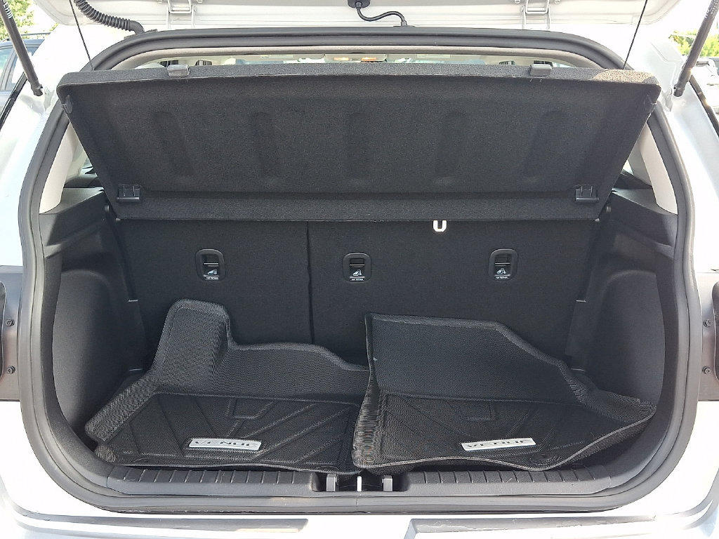 Used 2024 Hyundai Venue SEL FWD image 29