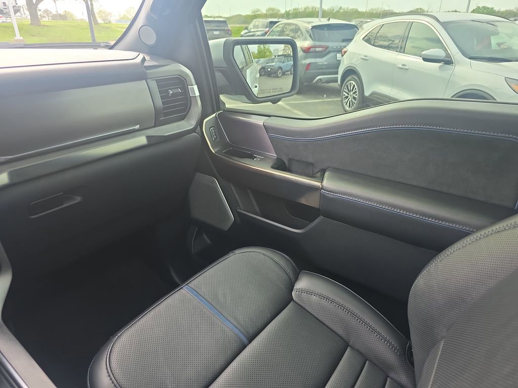 Certified 2025 Ford F150 Platinum w/ Equipment Group 702A High AWD/4WD image 31