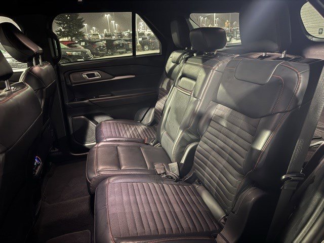 Certified 2025 Ford Explorer ST-Line w/ ST-Line Street Pack image 23