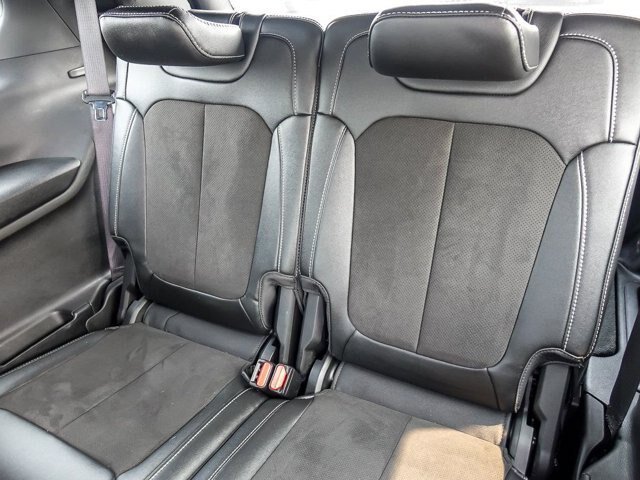 Used 2024 Jeep Grand Cherokee L Altitude AWD/4WD image 19