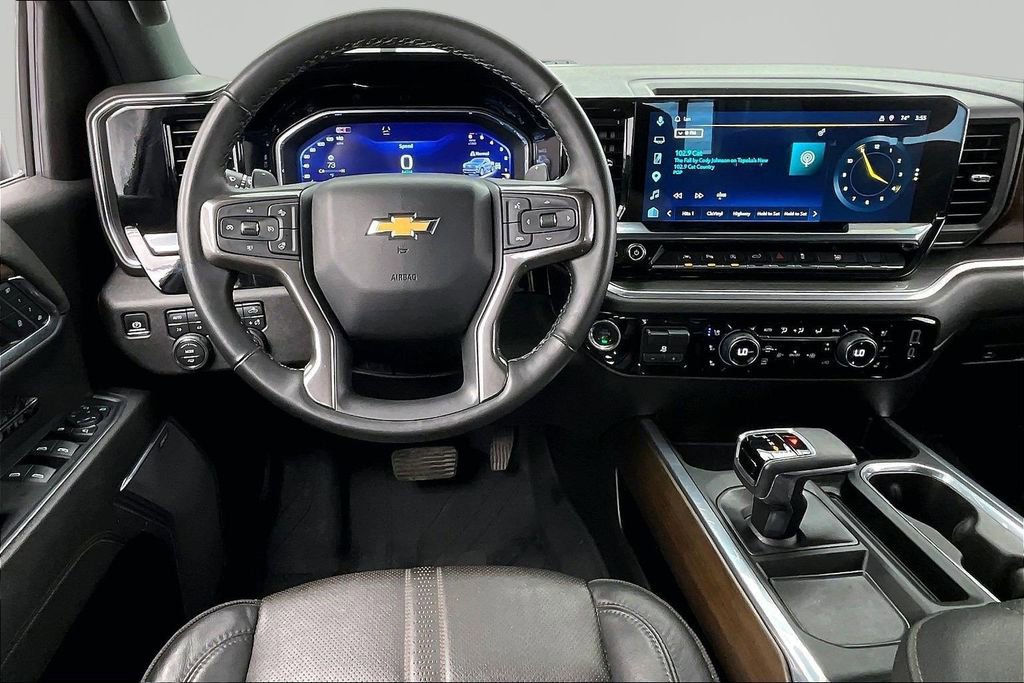 Used 2024 Chevrolet Silverado 1500 High Country w/ High Country Premium Package AWD/4WD image 5