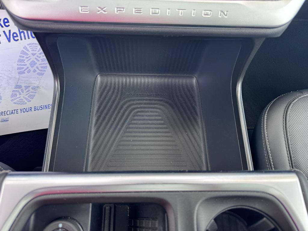 Certified 2025 Ford Expedition Platinum AWD/4WD image 28