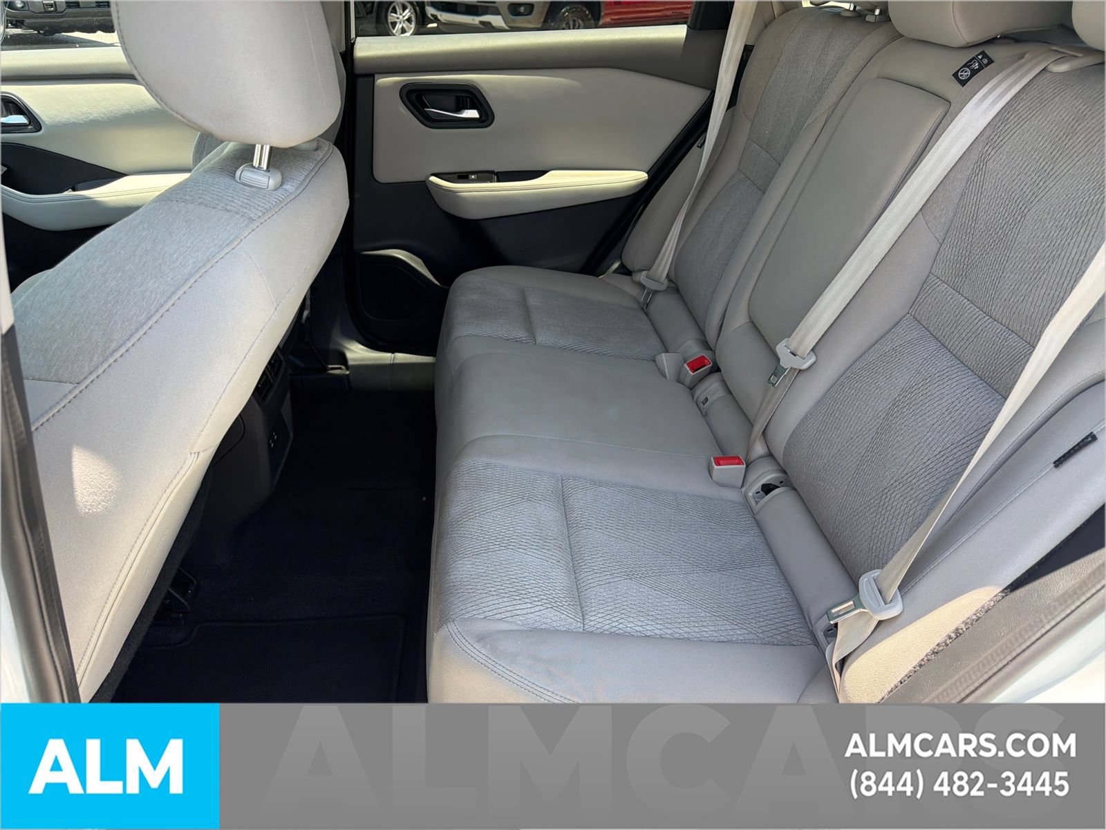 Used 2025 Nissan Rogue SV FWD image 24