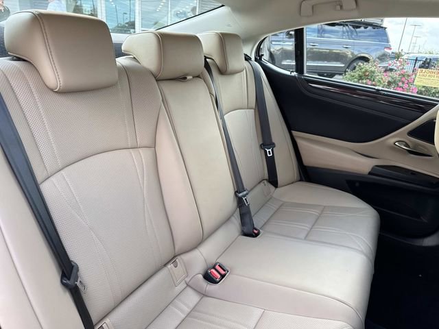 Used 2019 Lexus ES 350 image 10