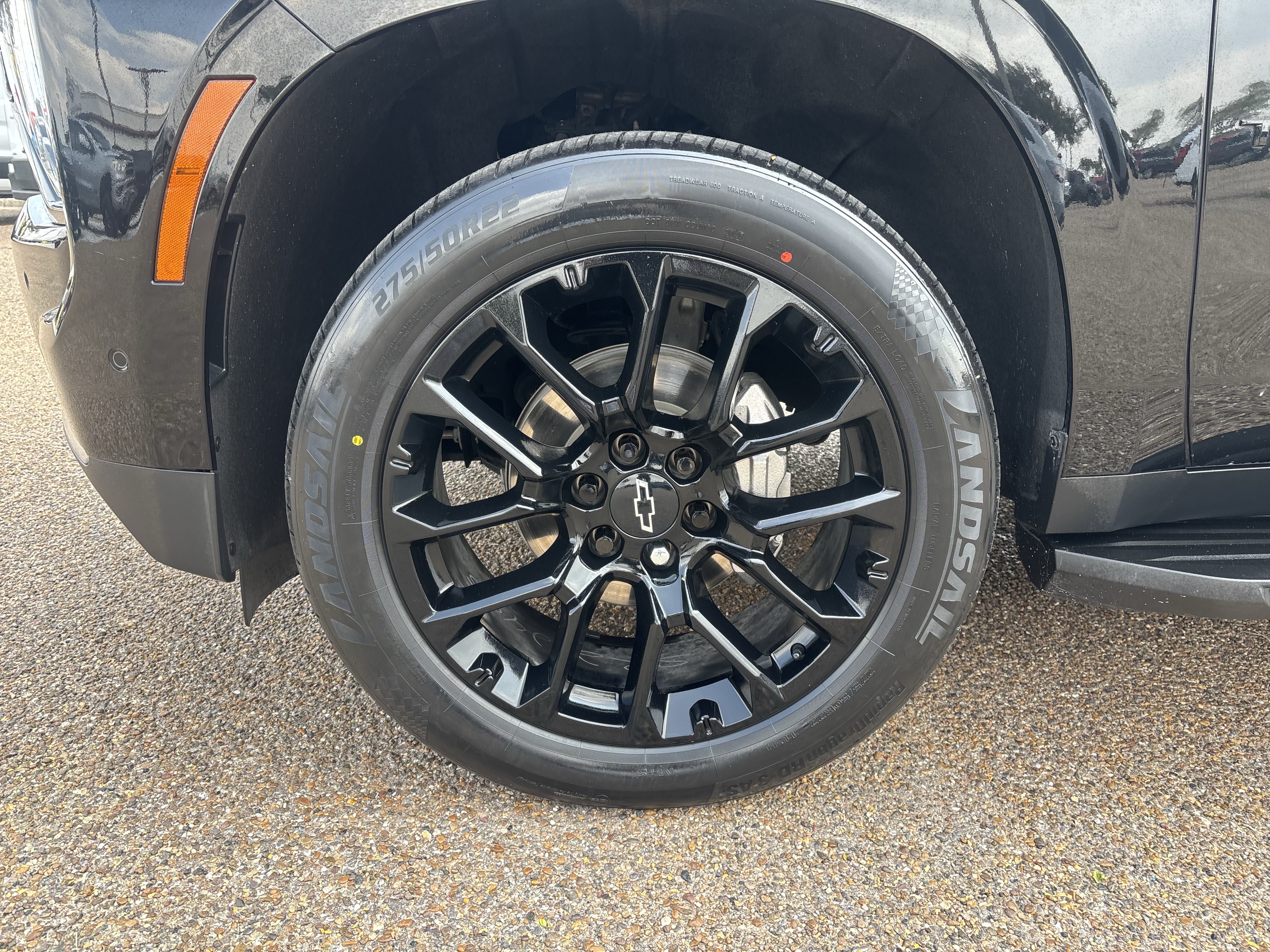 Used 2025 Chevrolet Tahoe LS RWD image 8