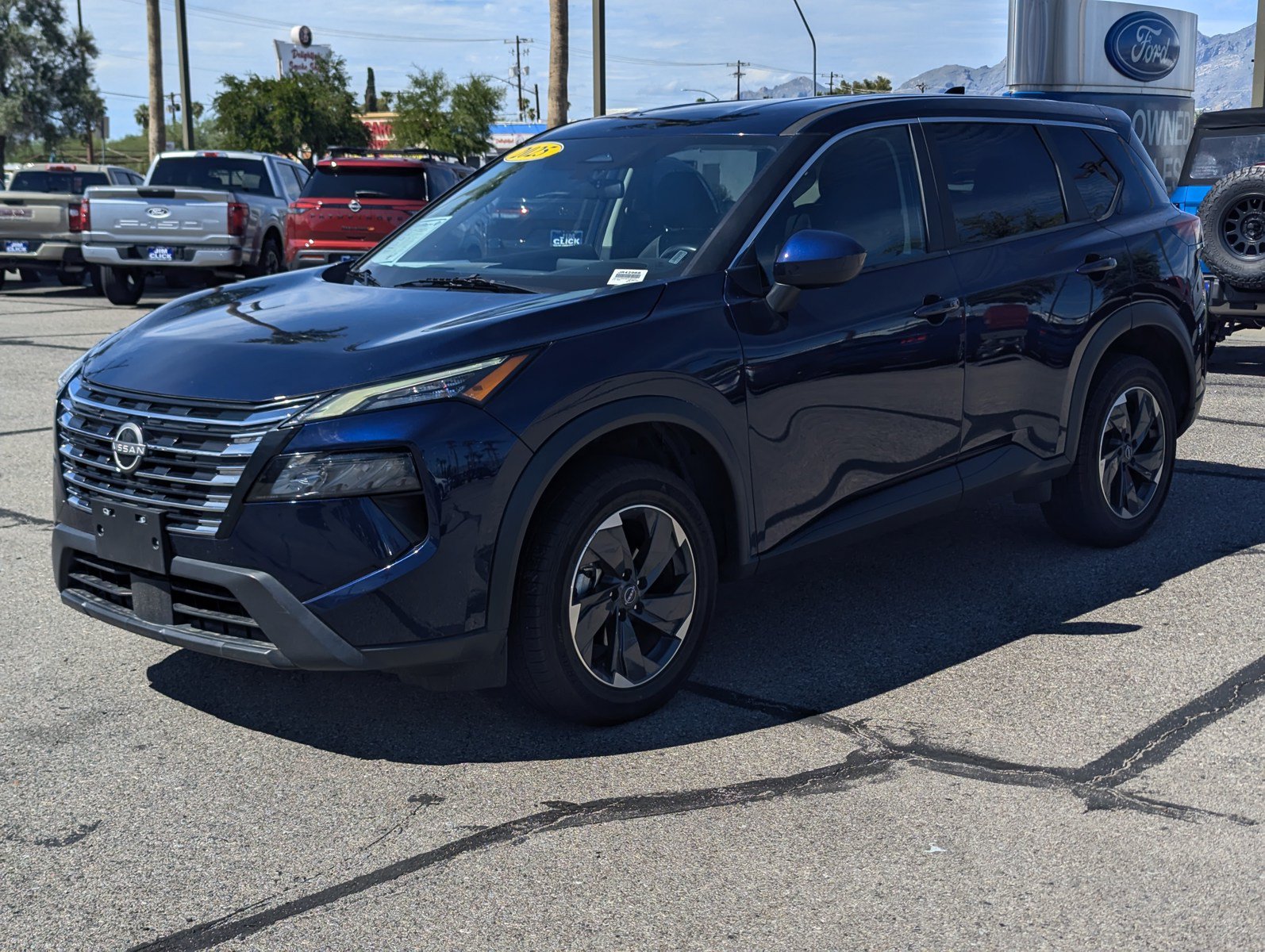 Used 2025 Nissan Rogue SV AWD/4WD image 5