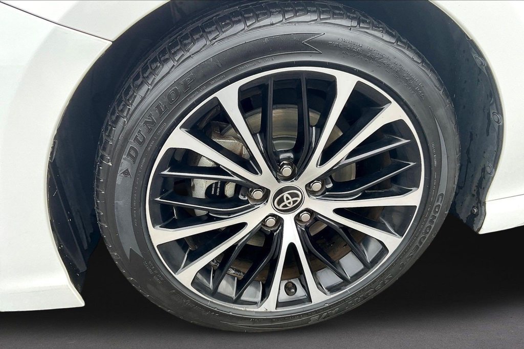 Used 2020 Toyota Camry SE FWD image 34