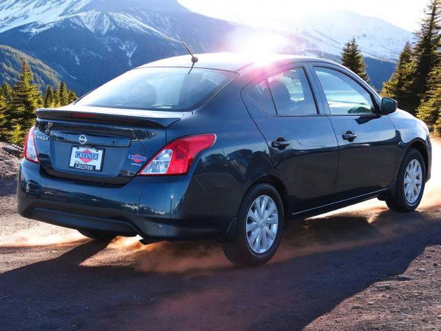 Used 2017 Nissan Versa S Plus image 4