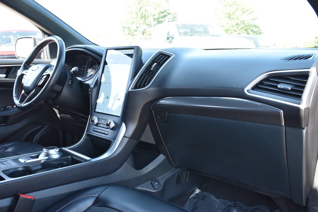 Certified 2024 Ford Edge ST-Line AWD/4WD image 30