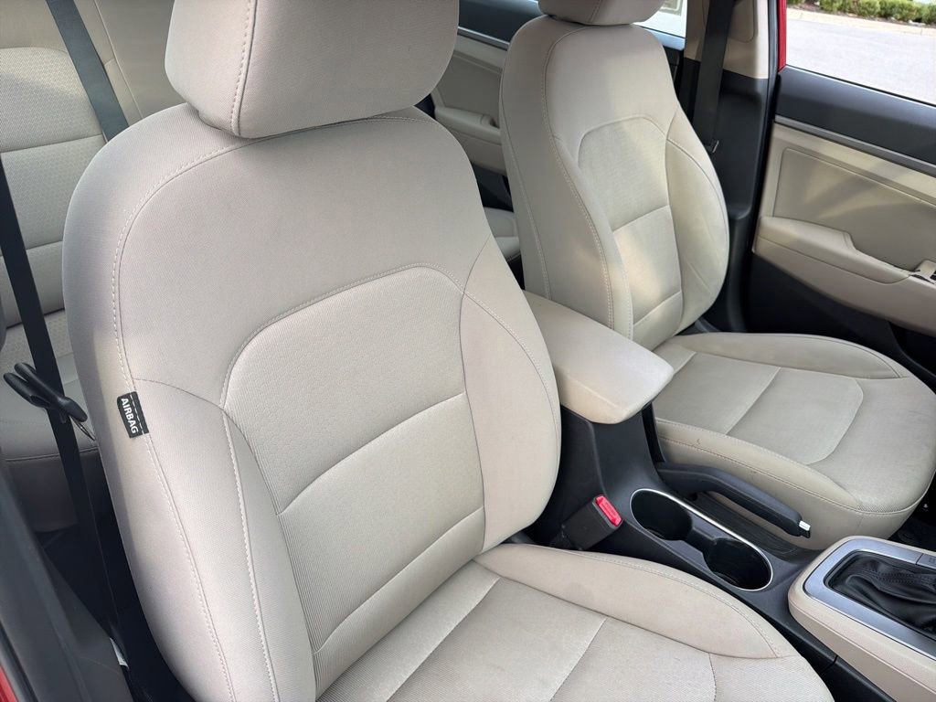 Used 2017 Hyundai Elantra SE image 28