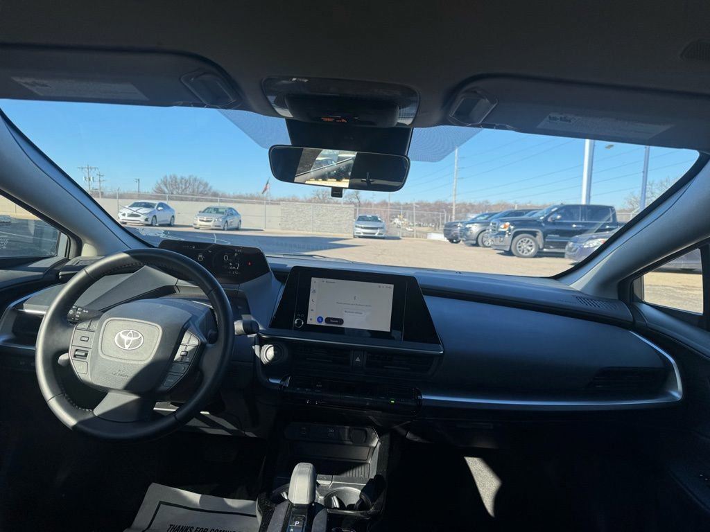 Used 2025 Toyota Prius LE image 11