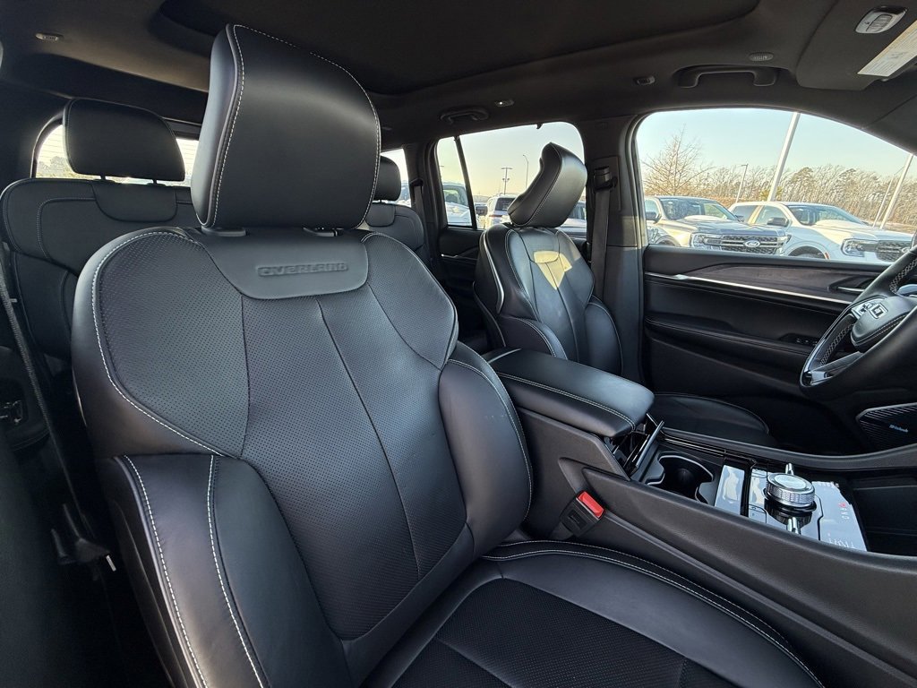 Used 2023 Jeep Grand Cherokee Overland w/ Advanced Protech Group III image 29