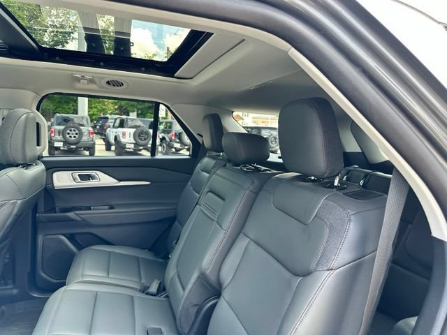 Certified 2025 Ford Explorer Active w/ Active Comfort Package AWD/4WD image 41