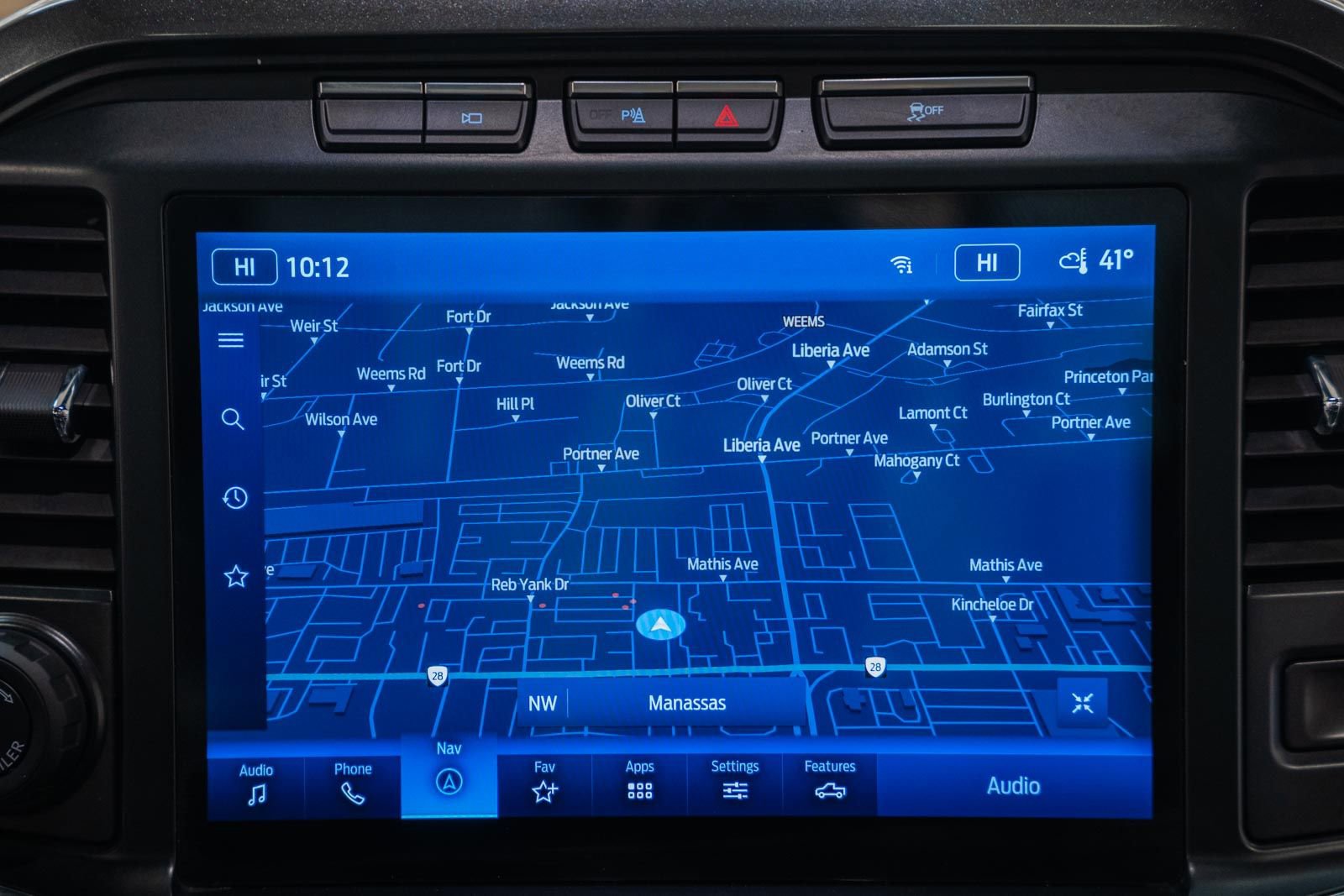 Certified 2022 Ford F150 Lariat w/ Equipment Group 502A High image 29