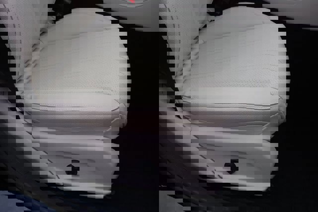 Used 2023 Mercedes-Benz E 350 4MATIC Sedan image 12